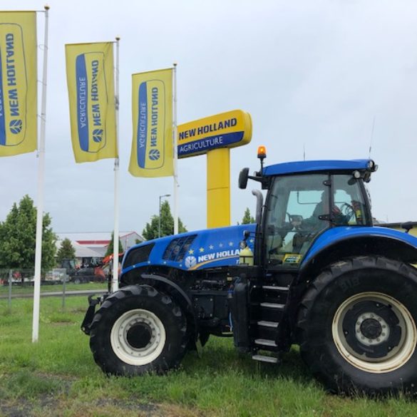Kolový traktor New Holland T8.390