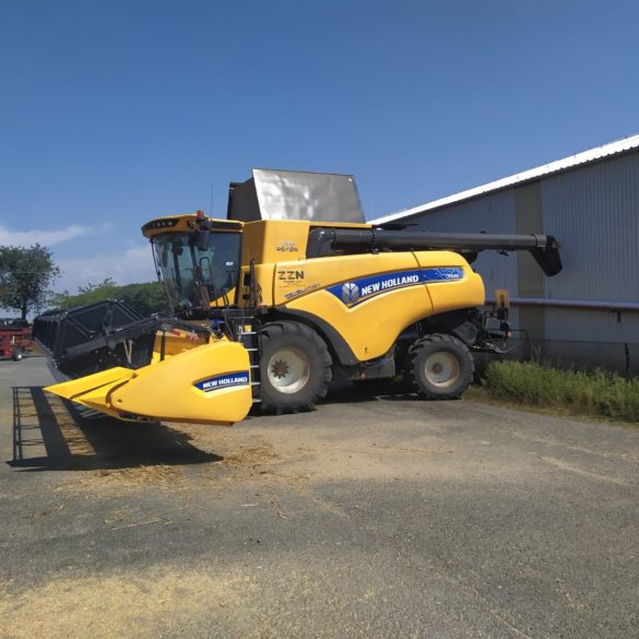 Sklízecí mlátička New Holland CR9.80
